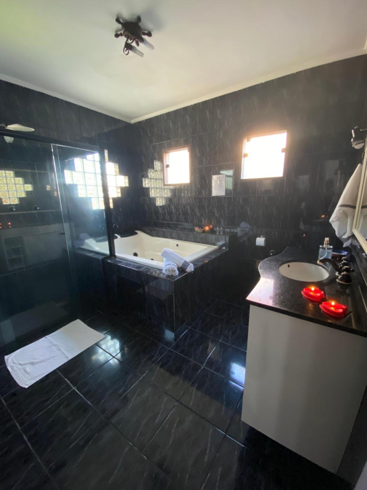 Bahan Suites Privativas - Ideal Para Casais Ubatuba Kültér fotó